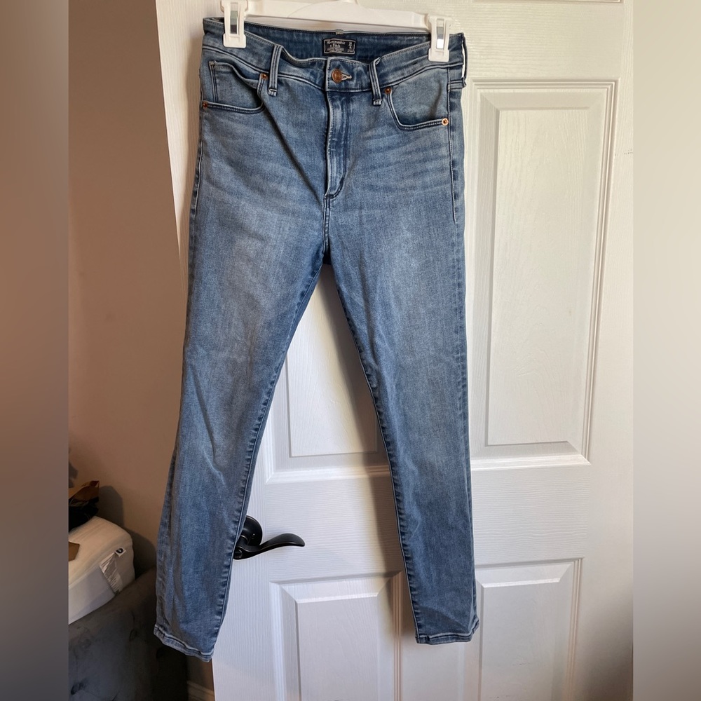 Abercrombie & Fitch | High-Waisted Skinny Jeans | Size 28/6s